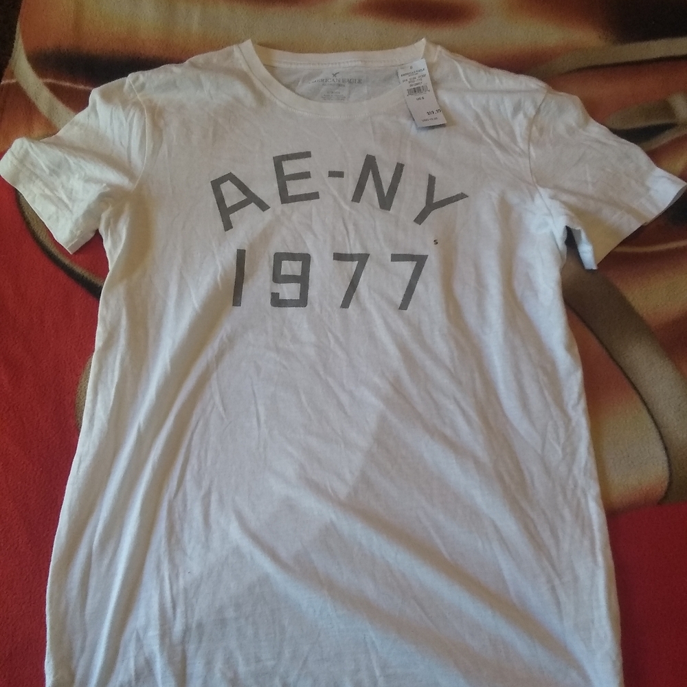White American Eagle Tee Shirt